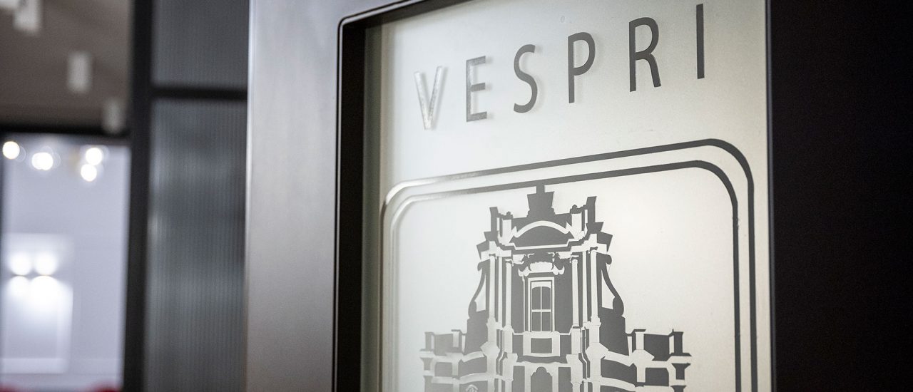 vespri-luxury-rooms-suite-video